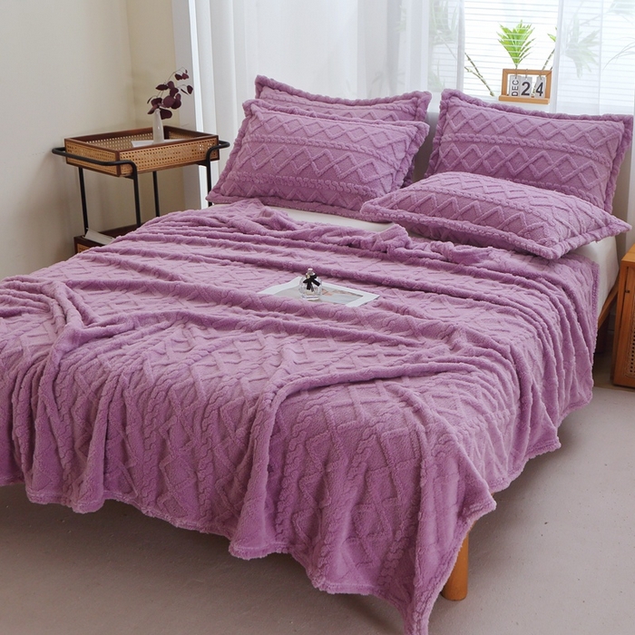 91家纺网 家纺一手货源 找家纺 栩裕纺织 2025新款双面塔芙绒毛毯家用毯子卷边款 塔夫绒-莫奈紫