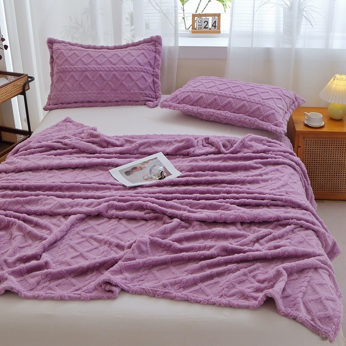 91家纺网 家纺一手货源 找家纺 栩裕纺织 2025新款双面塔芙绒毛毯家用毯子卷边款 塔夫绒-莫奈紫