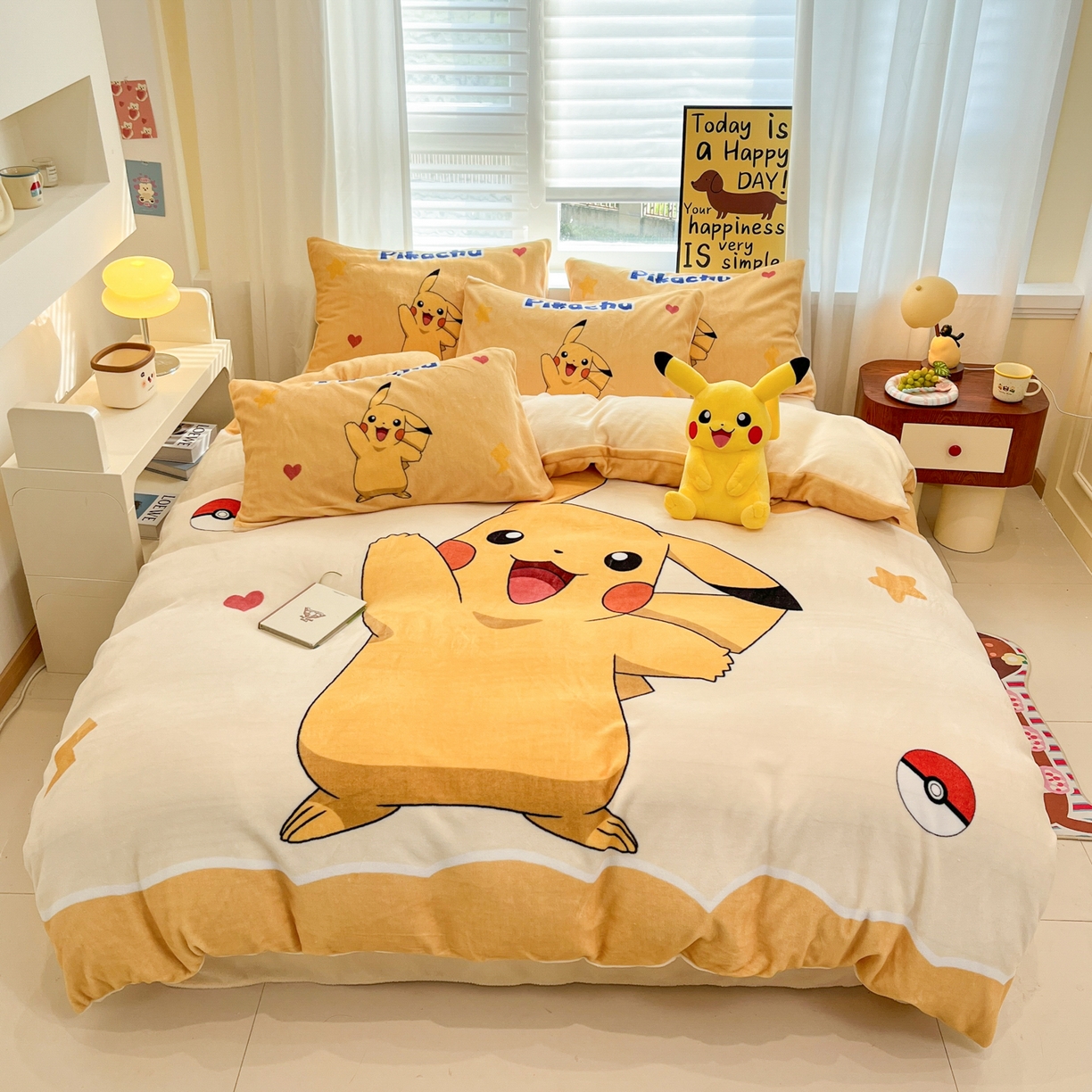 91家纺网 家纺一手货源 找家纺 （总）金爱家 2025新品大版卡通平网数码印花加厚高克重牛奶绒皮卡丘系列四件套