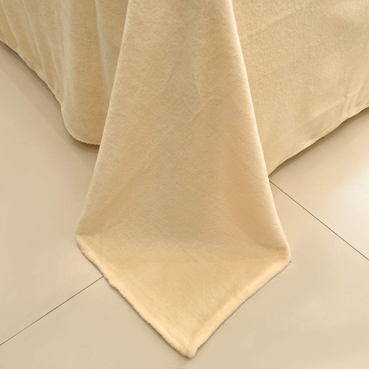 91家纺网 家纺一手货源 找家纺 （总）金爱家 2025新品大版卡通平网数码印花加厚高克重牛奶绒皮卡丘系列四件套