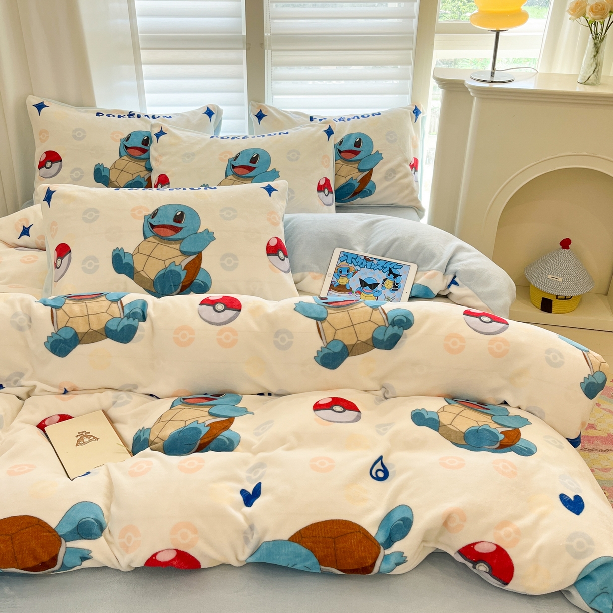 91家纺网 家纺一手货源 找家纺 金爱家 2025新品大版卡通平网数码印花加厚高克重牛奶绒皮卡丘系列四件套 绒小版-欢乐杰尼龟