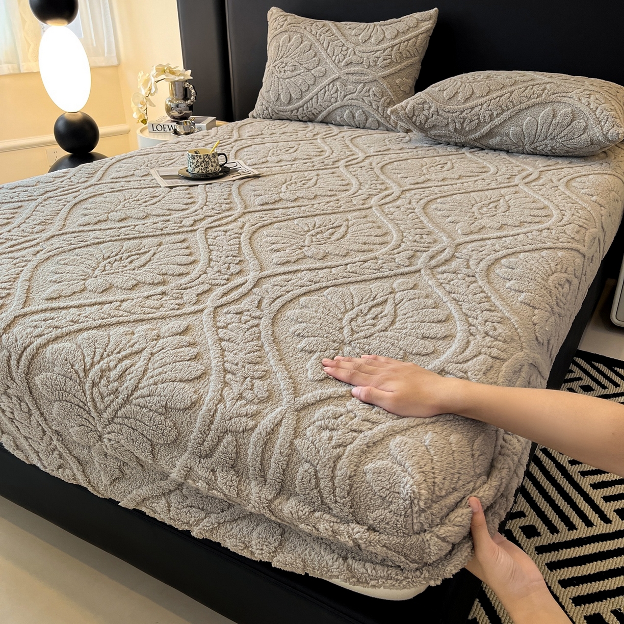 91家纺网 家纺一手货源 找家纺 乐家欣 2025新款提花塔芙绒床笠床笠单件单床笠-繁花系列 繁花-月影灰