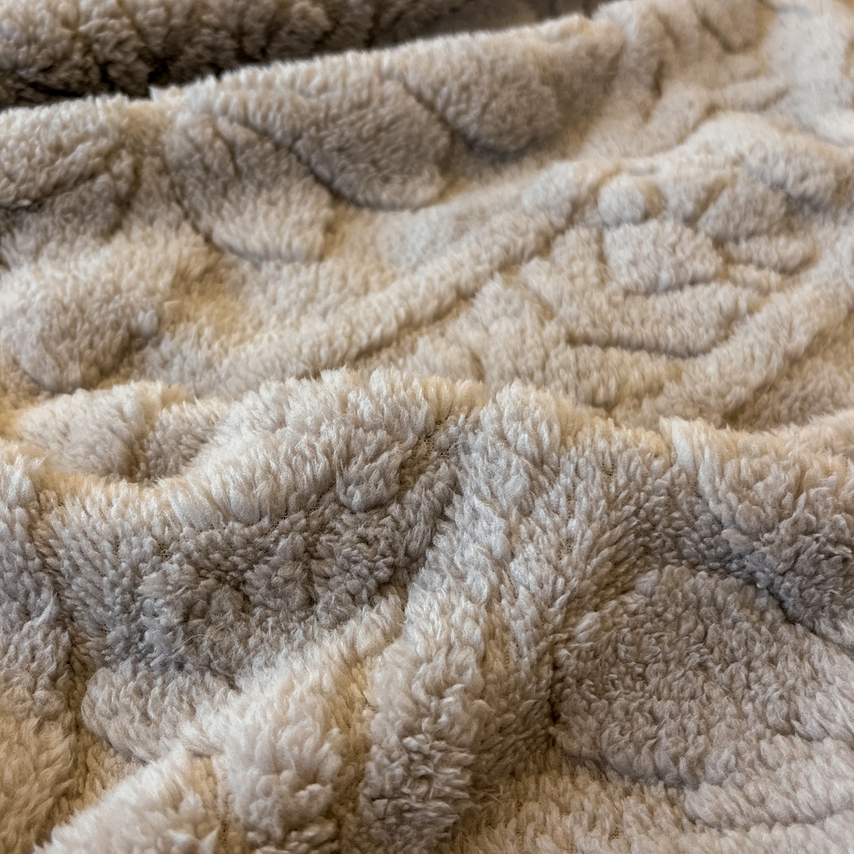 91家纺网 家纺一手货源 找家纺 乐家欣 2025新款提花塔芙绒床笠床笠单件单床笠-繁花系列 繁花-月影灰