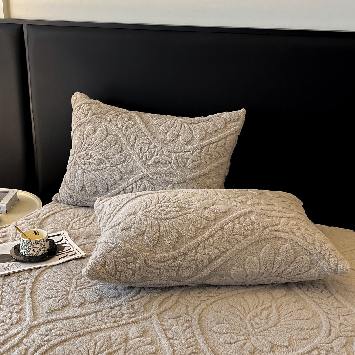 91家纺网 家纺一手货源 找家纺 乐家欣 2025新款提花塔芙绒床笠床笠单件单床笠-繁花系列 繁花-月影灰