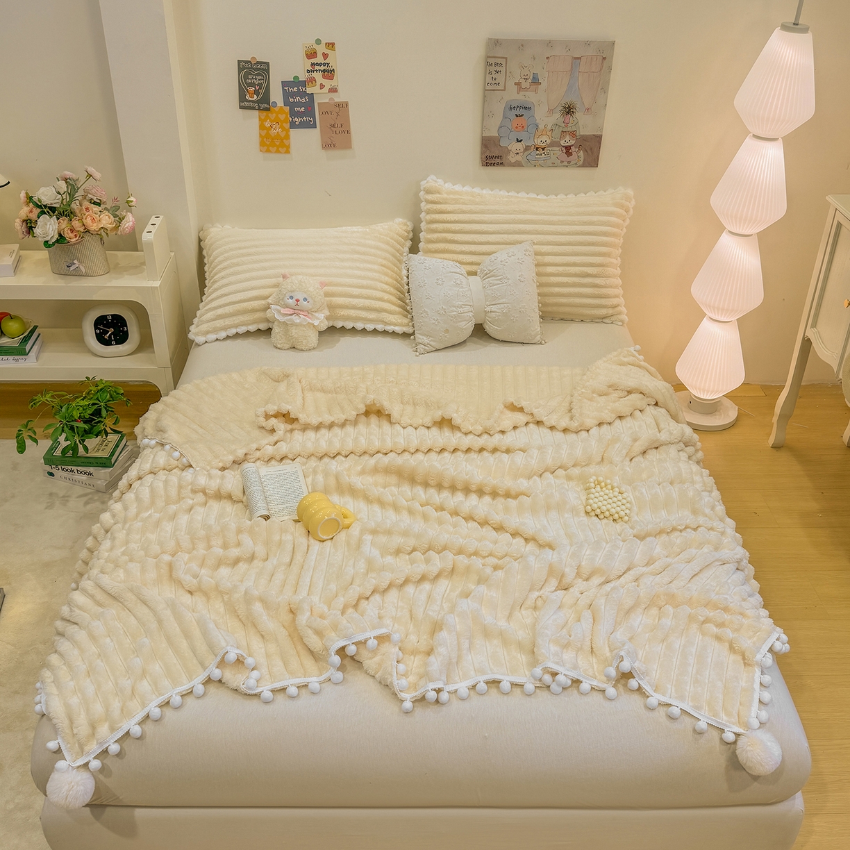 91家纺网 家纺一手货源 找家纺 眠势力 2025新款高克重毛毯抽条兔毛绒毯子多功能小球球加厚雪球盖毯 云朵雪球毯-米