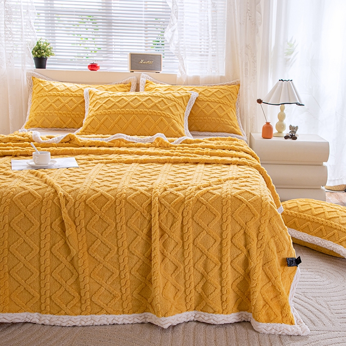 91家纺网 家纺一手货源 找家纺 栩裕纺织 2025新款双面塔芙绒毛毯家用毯子包边款 塔夫绒-姜黄