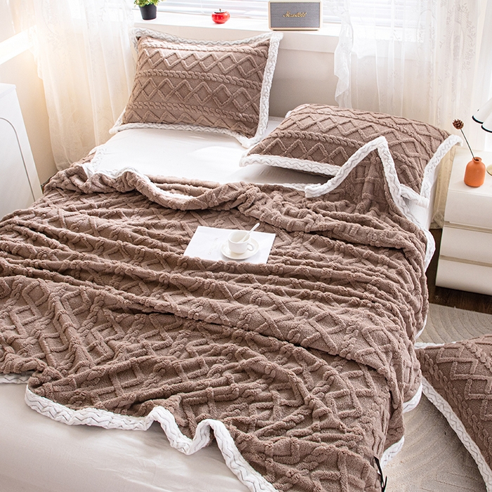 91家纺网 家纺一手货源 找家纺 栩裕纺织 2025新款双面塔芙绒毛毯家用毯子包边款 塔夫绒-咖色