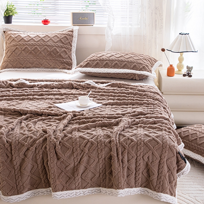 91家纺网 家纺一手货源 找家纺 栩裕纺织 2025新款双面塔芙绒毛毯家用毯子包边款 塔夫绒-咖色