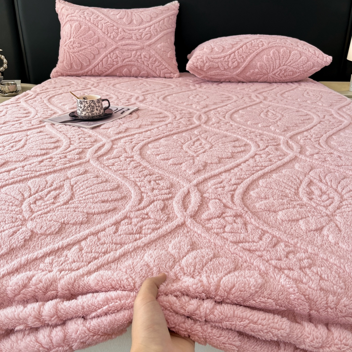 91家纺网 家纺一手货源 找家纺 乐家欣 2025新款提花塔芙绒床笠床笠单件单床笠-繁花系列 繁花-公主粉