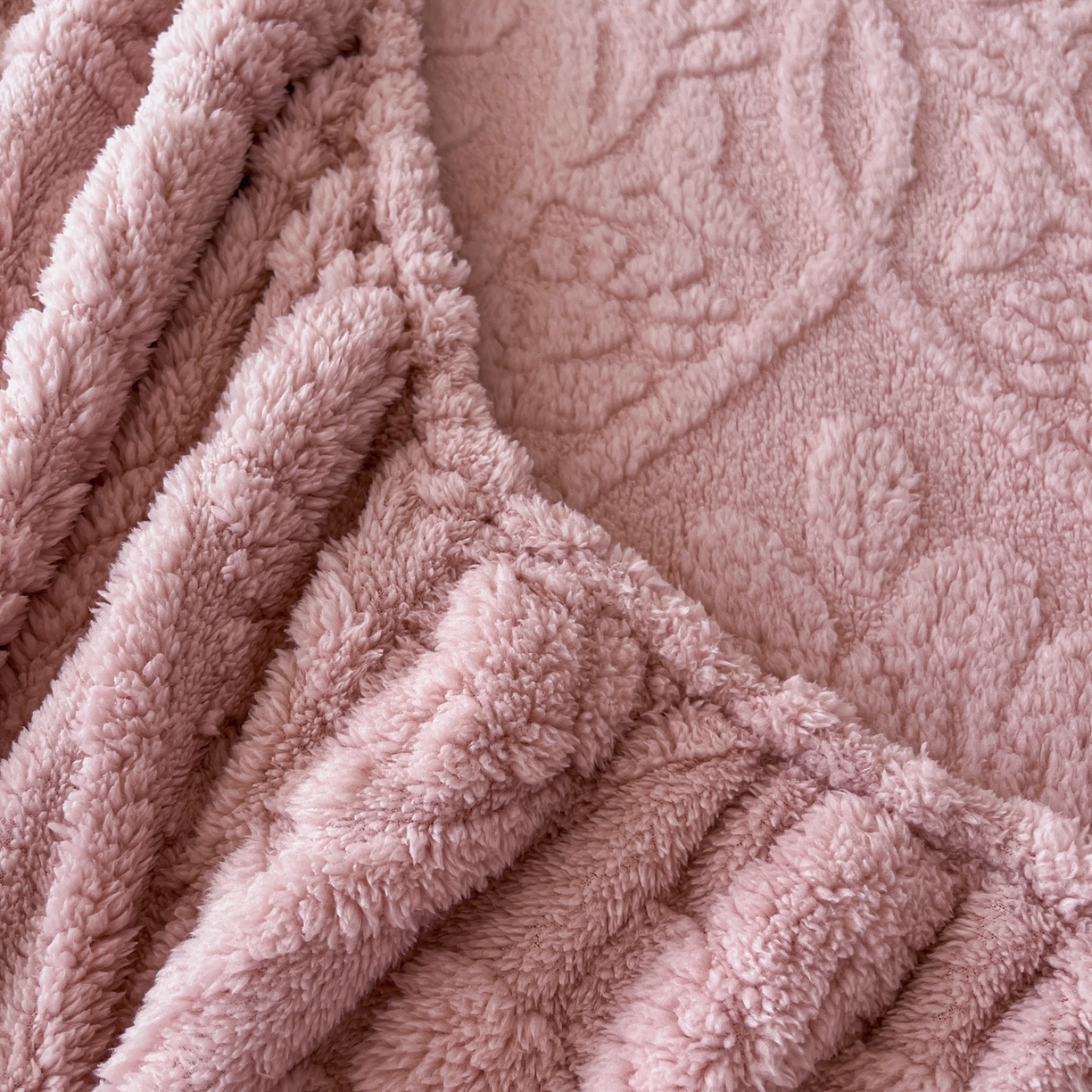 91家纺网 家纺一手货源 找家纺 乐家欣 2025新款提花塔芙绒床笠床笠单件单床笠-繁花系列 繁花-公主粉