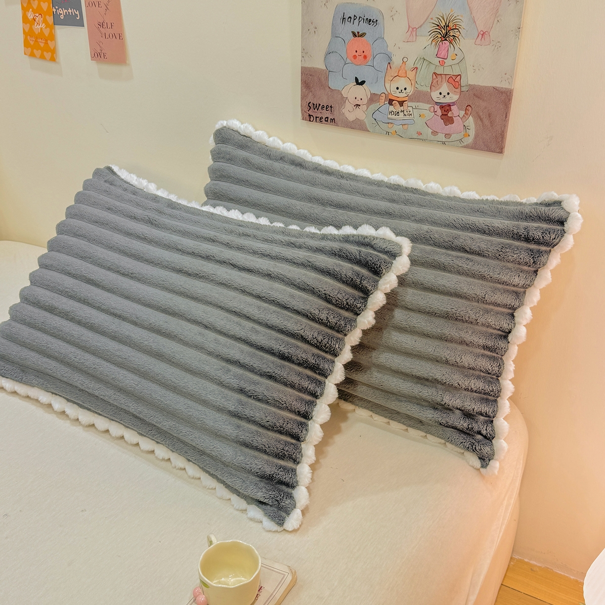 91家纺网 家纺一手货源 找家纺 眠势力 2025新款高克重毛毯抽条兔毛绒毯子多功能小球球加厚雪球盖毯 云朵雪球毯-灰