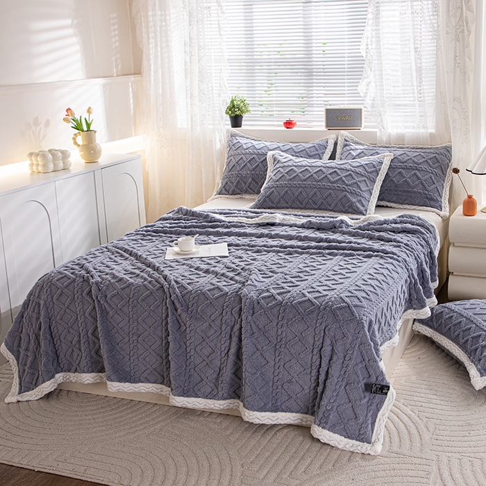 91家纺网 家纺一手货源 找家纺 栩裕纺织 2025新款双面塔芙绒毛毯家用毯子包边款 塔夫绒-蓝灰