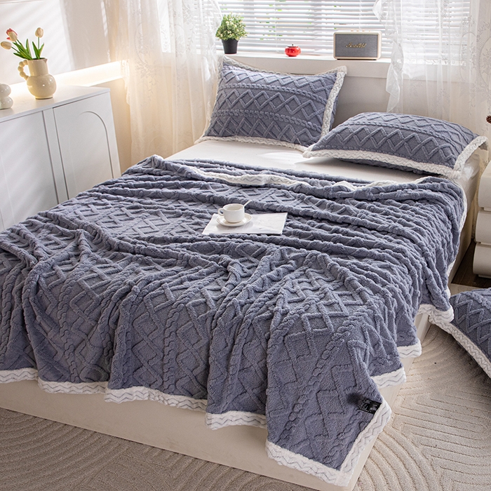 91家纺网 家纺一手货源 找家纺 栩裕纺织 2025新款双面塔芙绒毛毯家用毯子包边款 塔夫绒-蓝灰