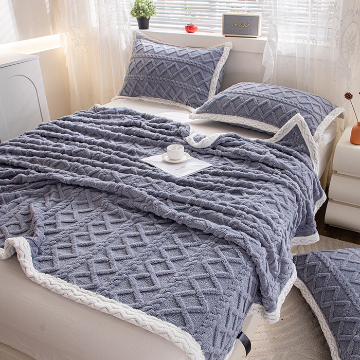 91家纺网 家纺一手货源 找家纺 栩裕纺织 2025新款双面塔芙绒毛毯家用毯子包边款 塔夫绒-蓝灰