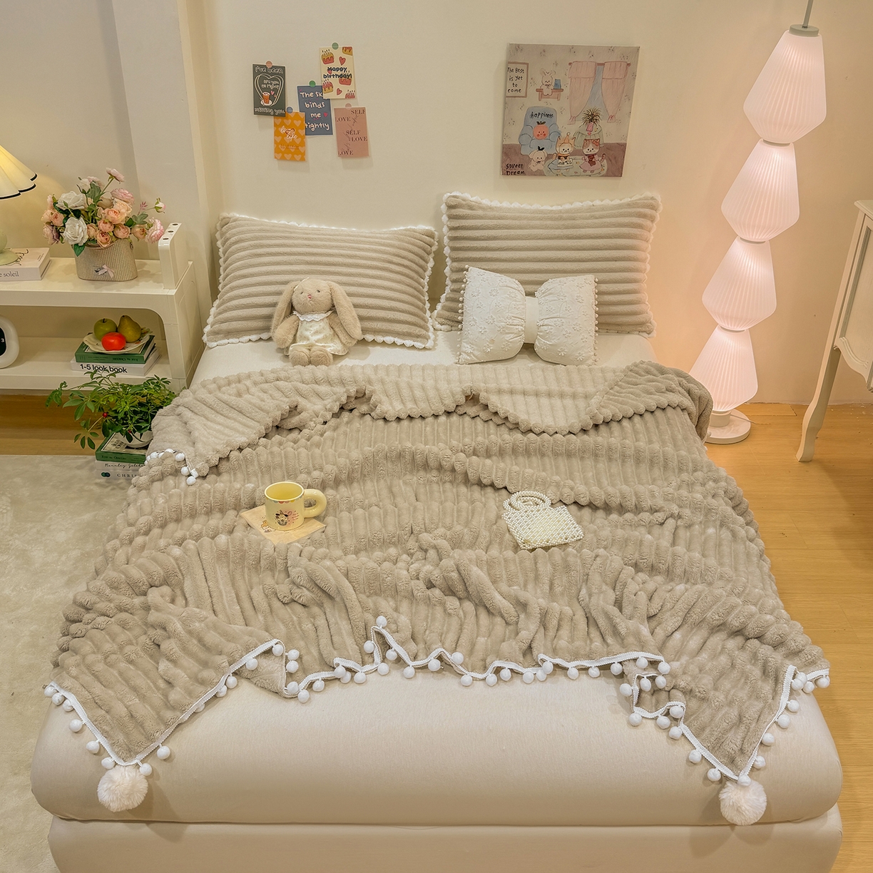 91家纺网 家纺一手货源 找家纺 眠势力 2025新款高克重毛毯抽条兔毛绒毯子多功能小球球加厚雪球盖毯 云朵雪球毯-咖