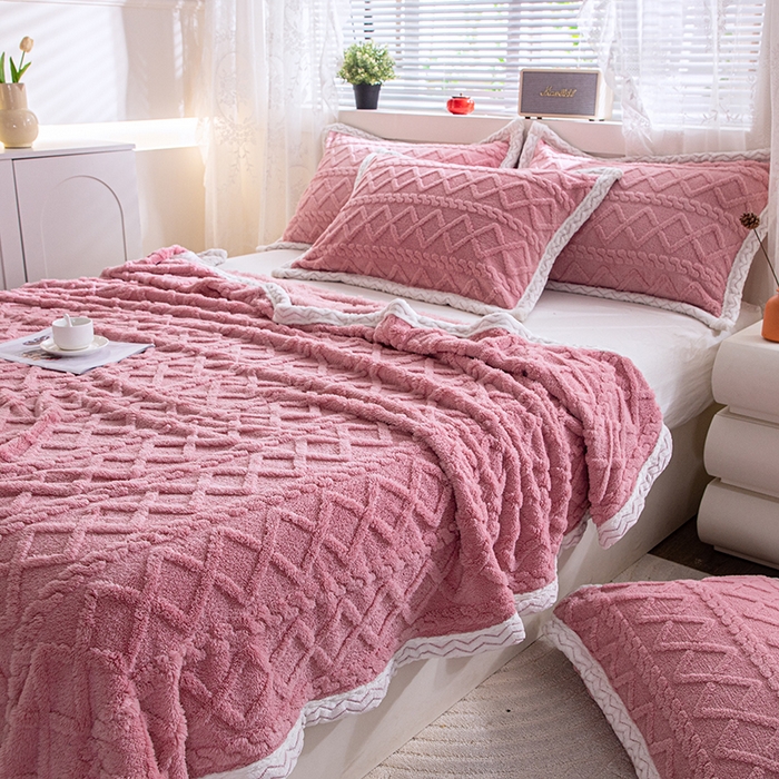 91家纺网 家纺一手货源 找家纺 栩裕纺织 2025新款双面塔芙绒毛毯家用毯子包边款 塔夫绒-玫瑰粉