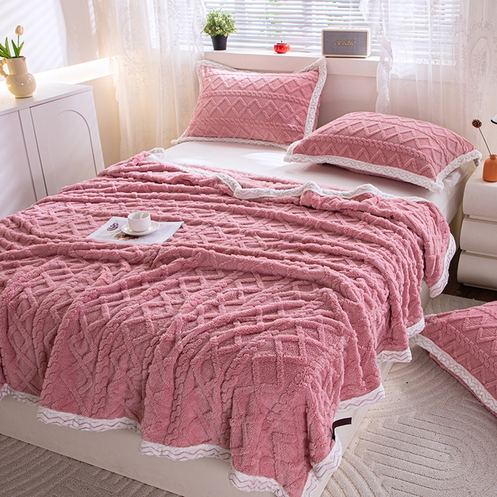 91家纺网 家纺一手货源 找家纺 栩裕纺织 2025新款双面塔芙绒毛毯家用毯子包边款 塔夫绒-玫瑰粉