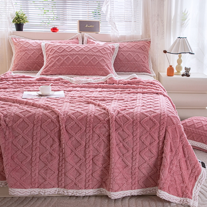 91家纺网 家纺一手货源 找家纺 栩裕纺织 2025新款双面塔芙绒毛毯家用毯子包边款 塔夫绒-玫瑰粉