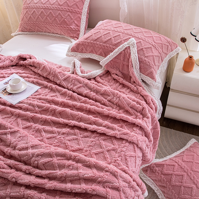 91家纺网 家纺一手货源 找家纺 栩裕纺织 2025新款双面塔芙绒毛毯家用毯子包边款 塔夫绒-玫瑰粉