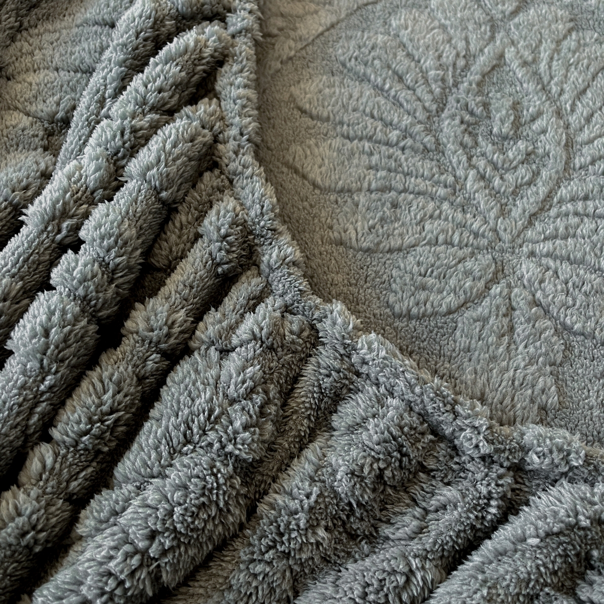 91家纺网 家纺一手货源 找家纺 乐家欣 2025新款提花塔芙绒床笠床笠单件单床笠-繁花系列 繁花-深灰