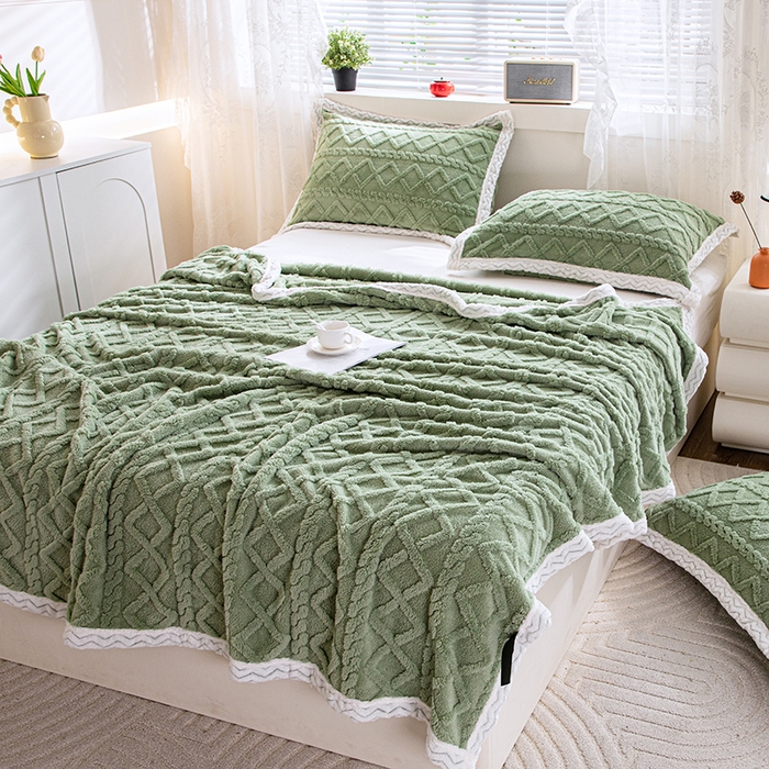 91家纺网 家纺一手货源 找家纺 栩裕纺织 2025新款双面塔芙绒毛毯家用毯子包边款 塔夫绒-抹茶绿