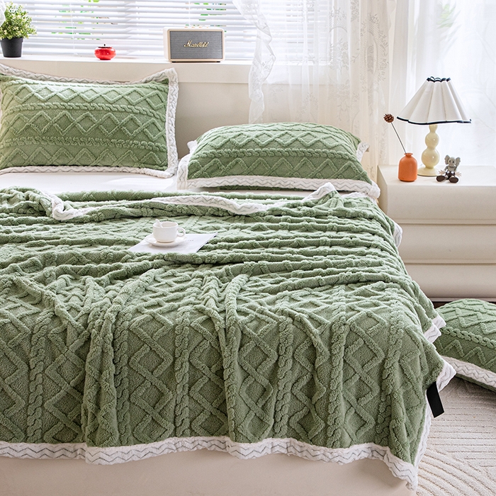 91家纺网 家纺一手货源 找家纺 栩裕纺织 2025新款双面塔芙绒毛毯家用毯子包边款 塔夫绒-抹茶绿