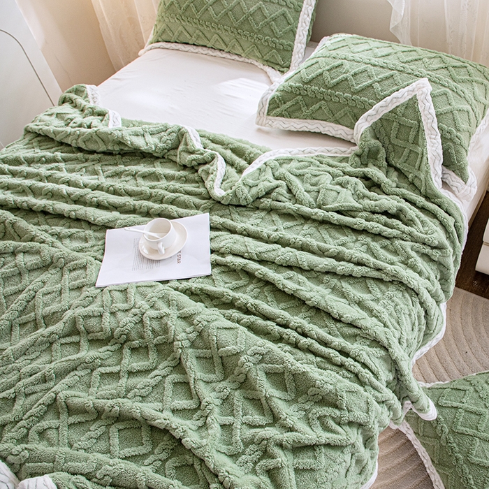 91家纺网 家纺一手货源 找家纺 栩裕纺织 2025新款双面塔芙绒毛毯家用毯子包边款 塔夫绒-抹茶绿