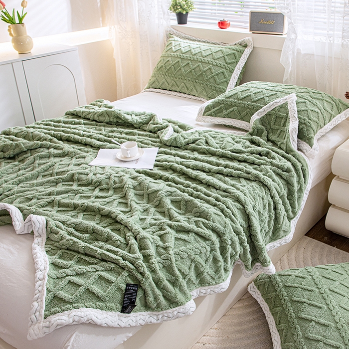 91家纺网 家纺一手货源 找家纺 栩裕纺织 2025新款双面塔芙绒毛毯家用毯子包边款 塔夫绒-抹茶绿