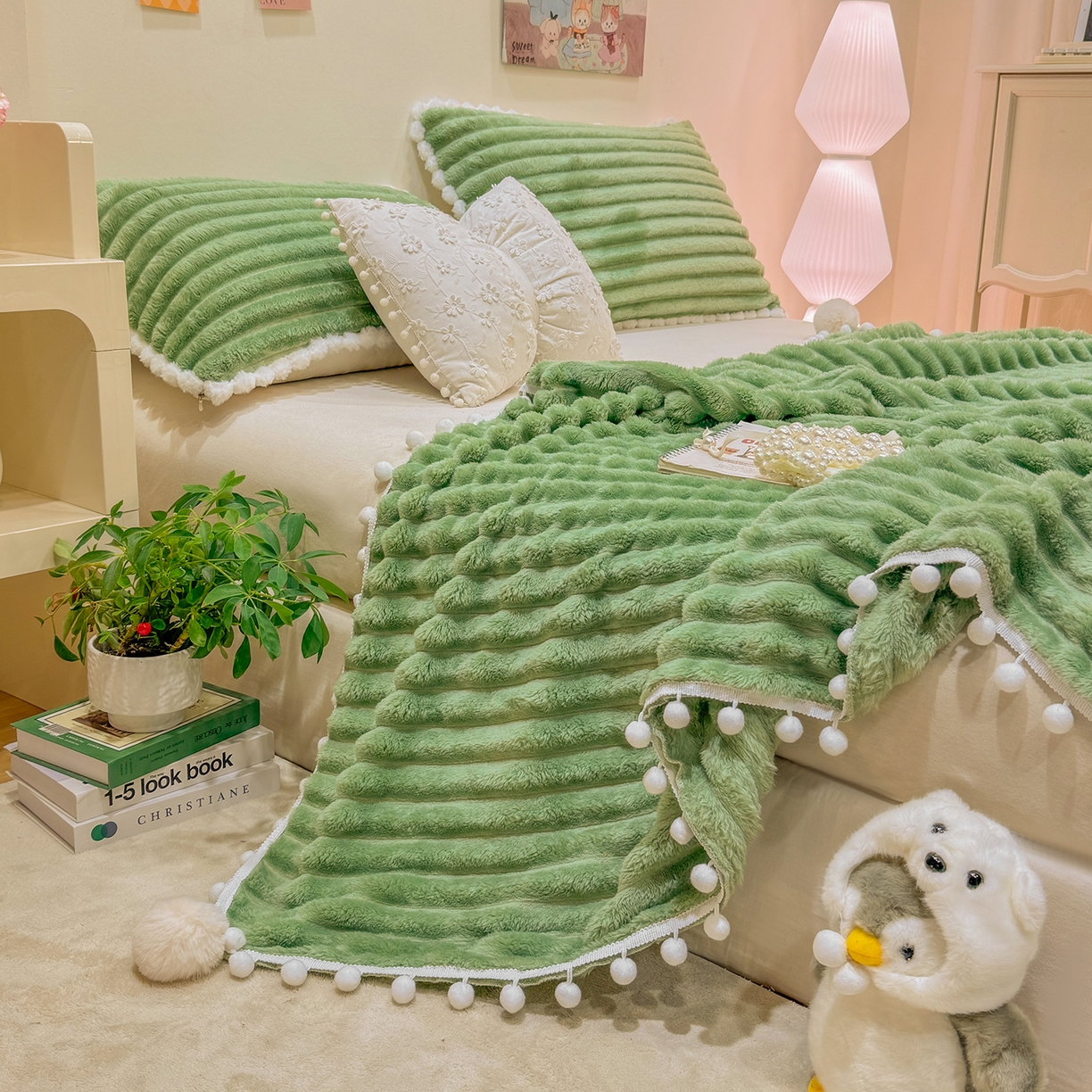91家纺网 家纺一手货源 找家纺 眠势力 2025新款高克重毛毯抽条兔毛绒毯子多功能小球球加厚雪球盖毯 云朵雪球毯-绿