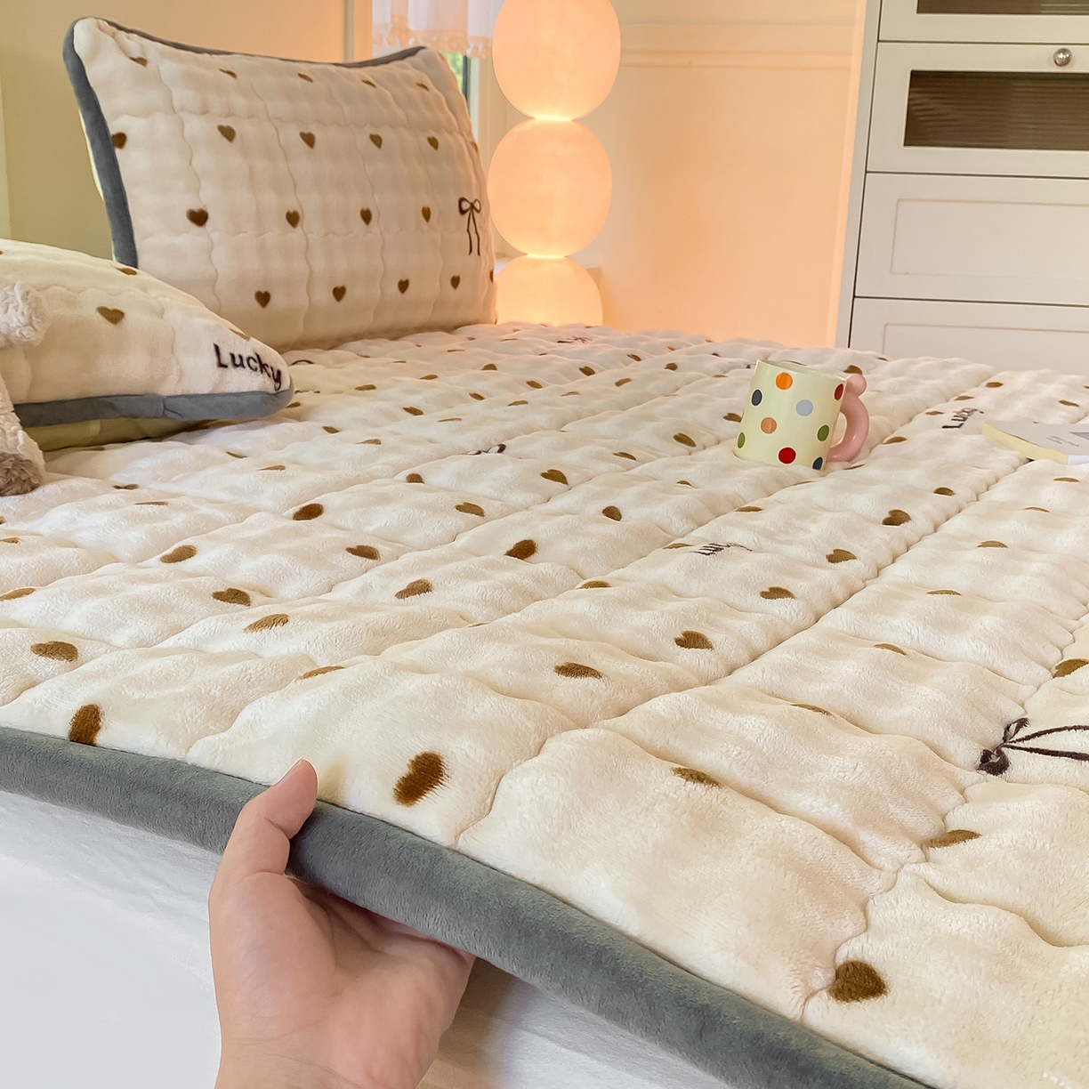 眠势力 2025新款牛奶绒泡泡床垫加绒仿兔毛绒床褥子秋冬保暖珊瑚绒夹棉床护垫 爱心咖