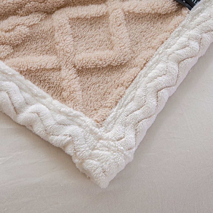 91家纺网 家纺一手货源 找家纺 栩裕纺织 2025新款双面塔芙绒毛毯家用毯子包边款 塔夫绒-浅卡其