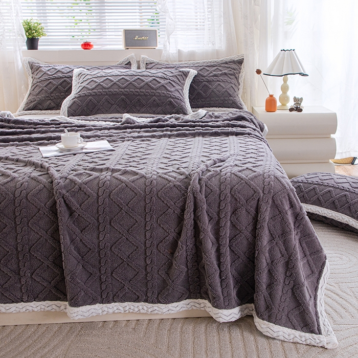 91家纺网 家纺一手货源 找家纺 栩裕纺织 2025新款双面塔芙绒毛毯家用毯子包边款 塔夫绒-深灰