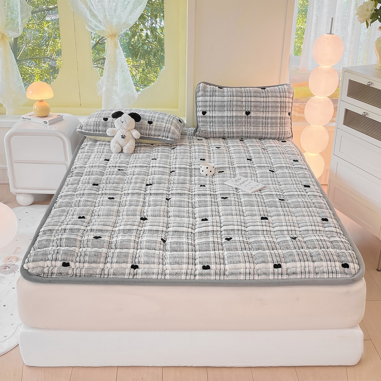 91家纺网 家纺一手货源 找家纺 眠势力 2025新款牛奶绒泡泡床垫加绒仿兔毛绒床褥子秋冬保暖珊瑚绒夹棉床护垫 格子爱心