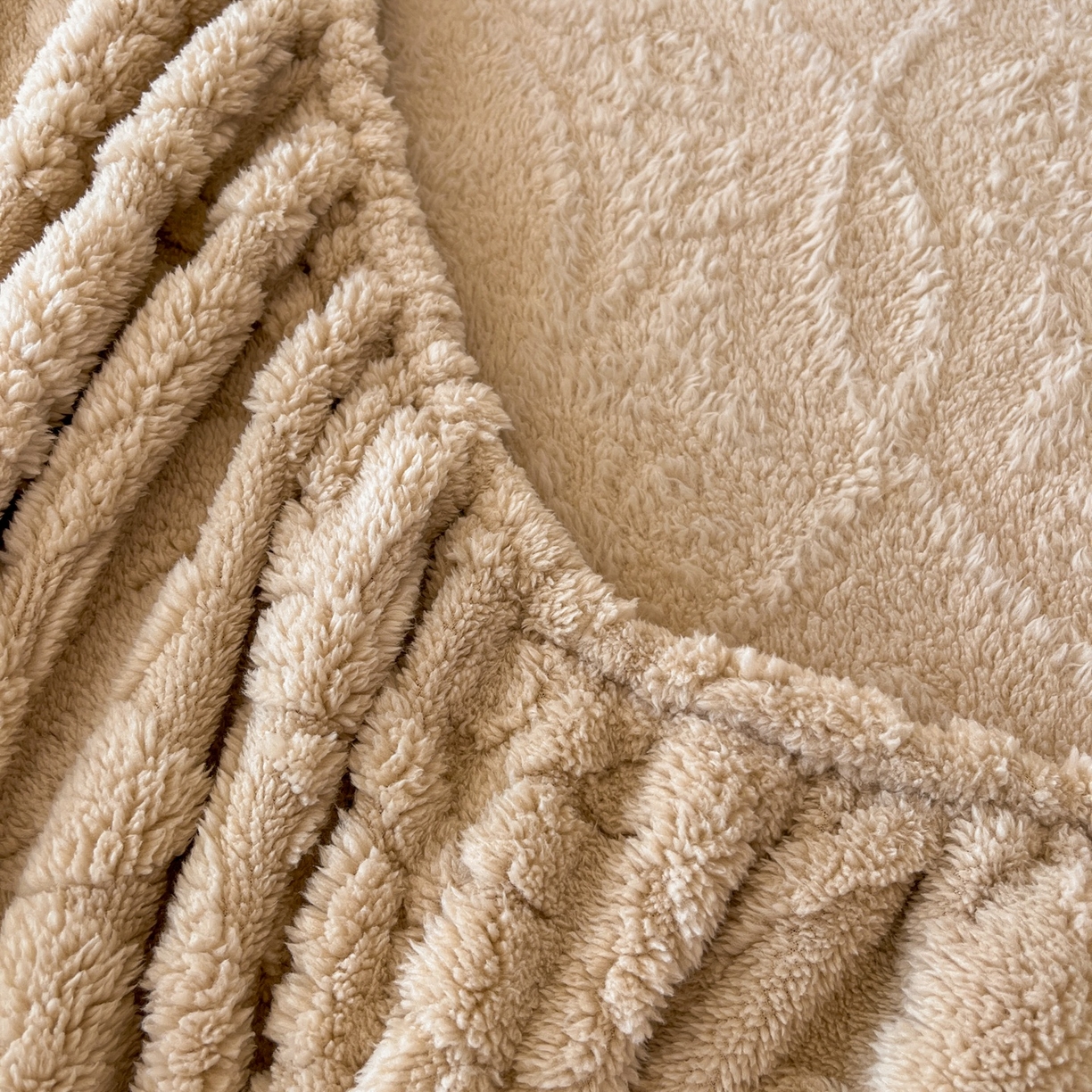 91家纺网 家纺一手货源 找家纺 乐家欣 2025新款提花塔芙绒床笠床笠单件单床笠-繁花系列 繁花-香槟咖