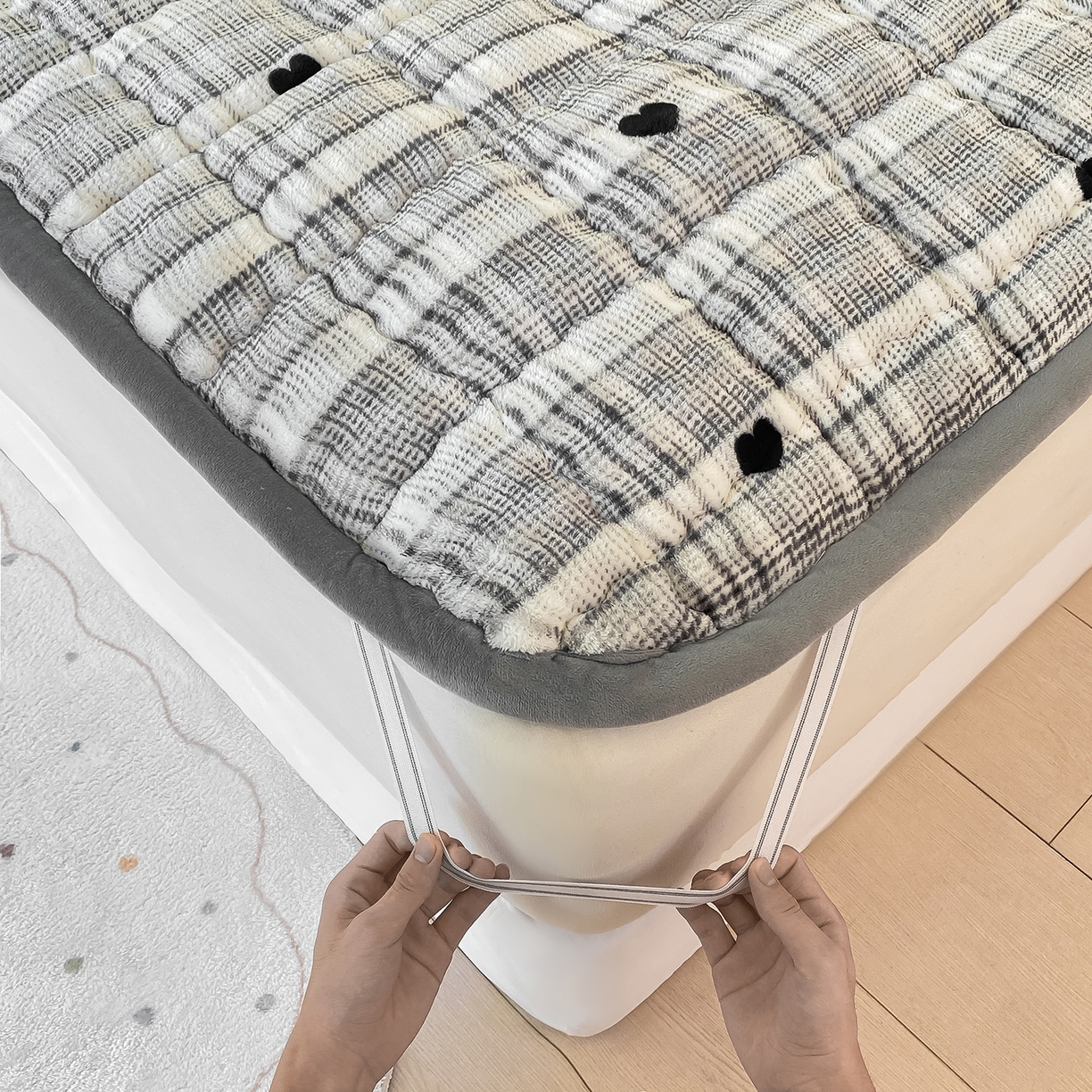 91家纺网 家纺一手货源 找家纺 眠势力 2025新款牛奶绒泡泡床垫加绒仿兔毛绒床褥子秋冬保暖珊瑚绒夹棉床护垫 格子爱心