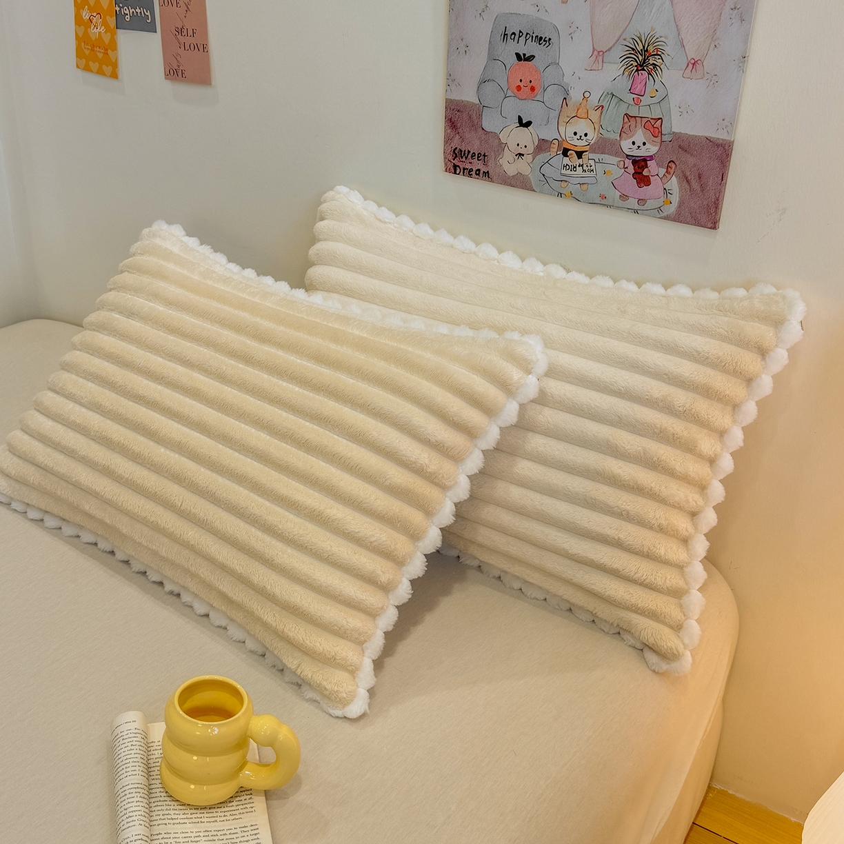 91家纺网 家纺一手货源 找家纺 （总）眠势力 2025新款高克重牛奶绒球球枕套抽条兔毛绒小毛球加厚雪球枕头套拉链款