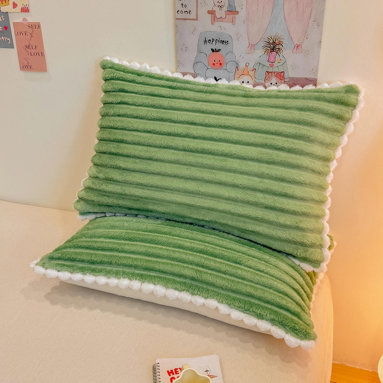 91家纺网 家纺一手货源 找家纺 （总）眠势力 2025新款高克重牛奶绒球球枕套抽条兔毛绒小毛球加厚雪球枕头套拉链款