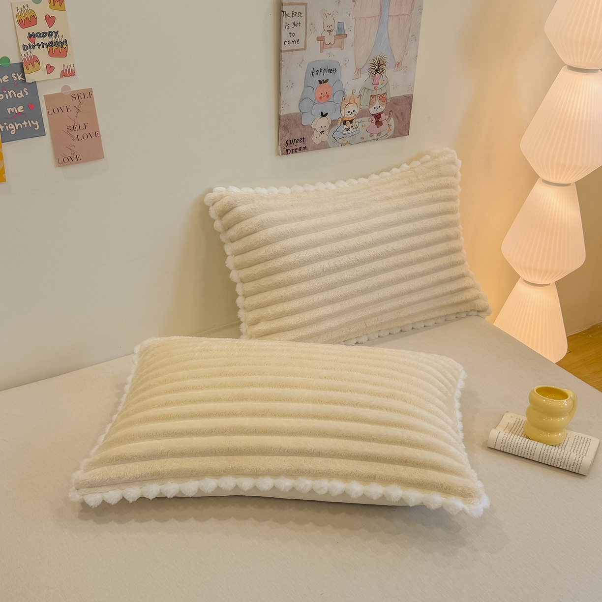 91家纺网 家纺一手货源 找家纺 眠势力 2025新款高克重牛奶绒球球枕套抽条兔毛绒小毛球加厚雪球枕头套拉链款 云朵雪球毯-米