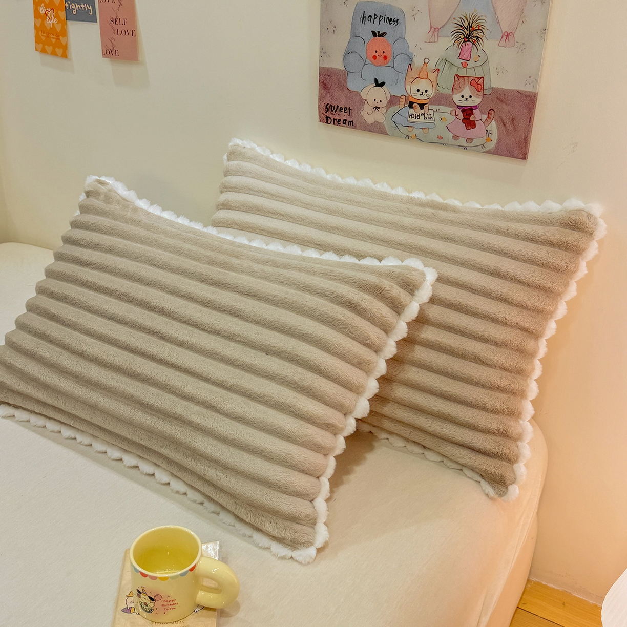 91家纺网 家纺一手货源 找家纺 眠势力 2025新款高克重牛奶绒球球枕套抽条兔毛绒小毛球加厚雪球枕头套拉链款 云朵雪球毯-咖