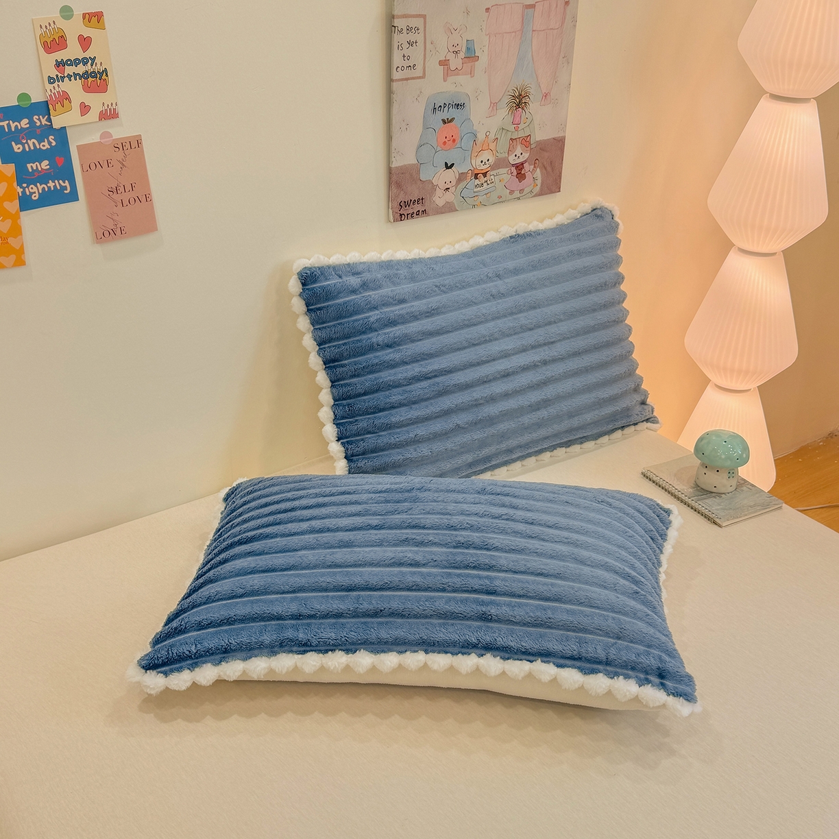 91家纺网 家纺一手货源 找家纺 眠势力 2025新款高克重牛奶绒球球枕套抽条兔毛绒小毛球加厚雪球枕头套拉链款 云朵雪球毯-蓝