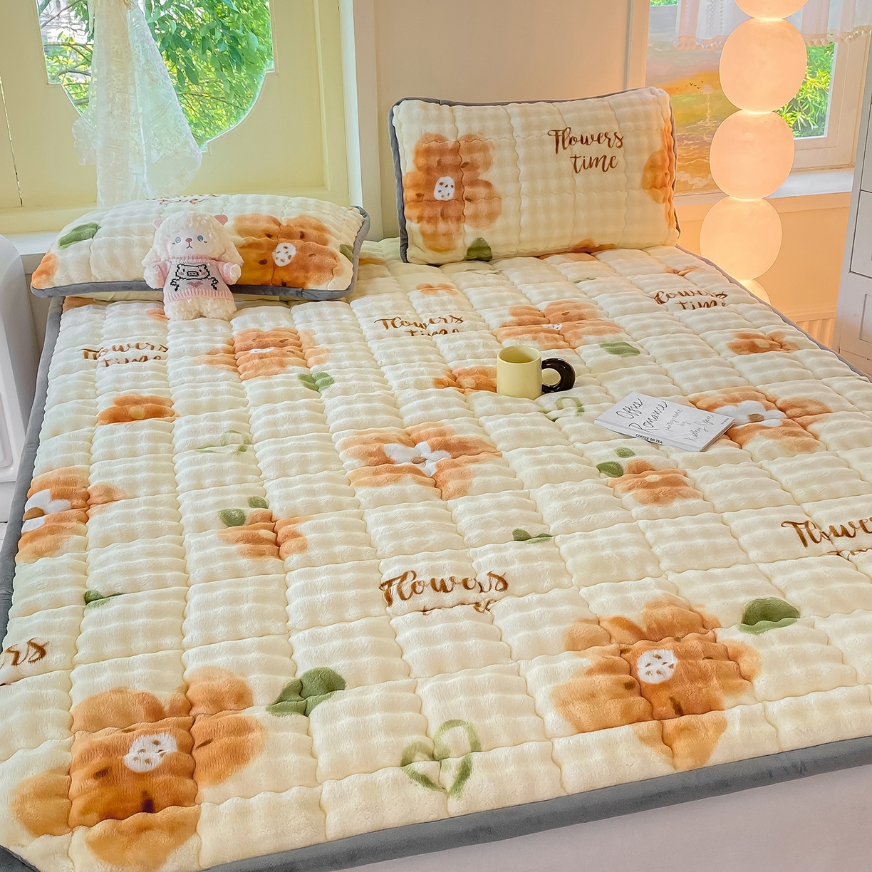 91家纺网 家纺一手货源 找家纺 眠势力 2025新款牛奶绒泡泡床垫加绒仿兔毛绒床褥子秋冬保暖珊瑚绒夹棉床护垫 花样年华