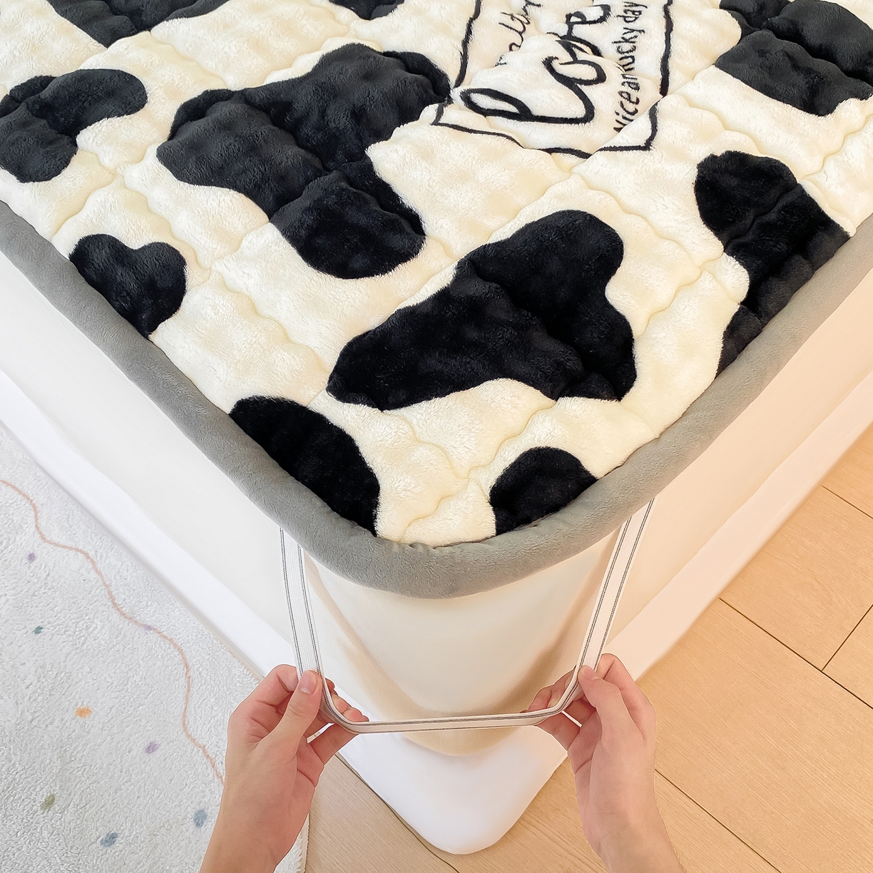 91家纺网 家纺一手货源 找家纺 眠势力 2025新款牛奶绒泡泡床垫加绒仿兔毛绒床褥子秋冬保暖珊瑚绒夹棉床护垫 奶牛