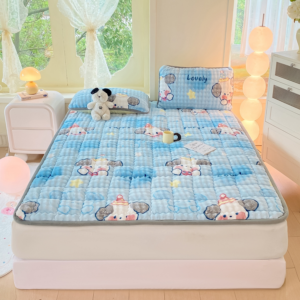 91家纺网 家纺一手货源 找家纺 眠势力 2025新款牛奶绒泡泡床垫加绒仿兔毛绒床褥子秋冬保暖珊瑚绒夹棉床护垫 趴趴狗