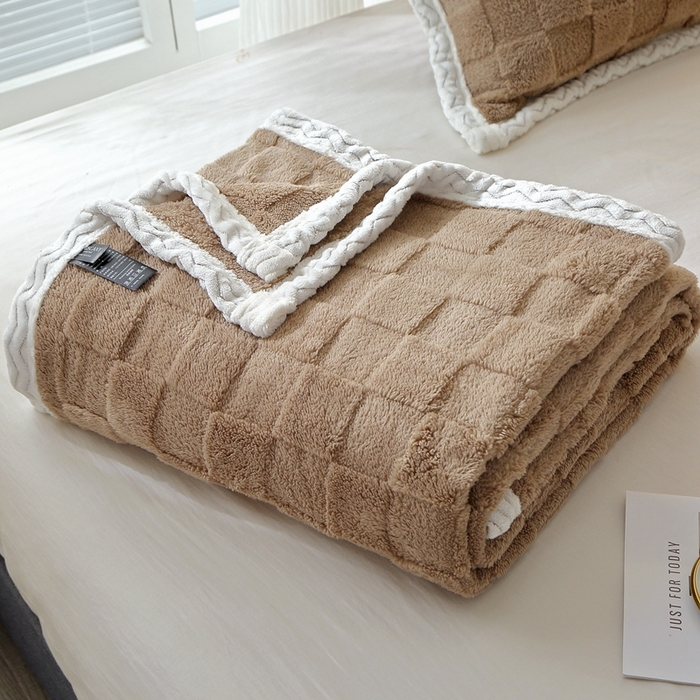 91家纺网 家纺一手货源 找家纺 栩裕纺织 2025新款意大利面包格毛毯-包边款 面包格包边款-咖色