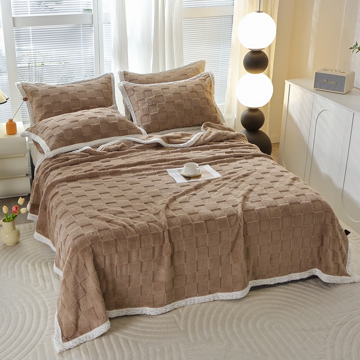 91家纺网 家纺一手货源 找家纺 栩裕纺织 2025新款意大利面包格毛毯-包边款 面包格包边款-咖色