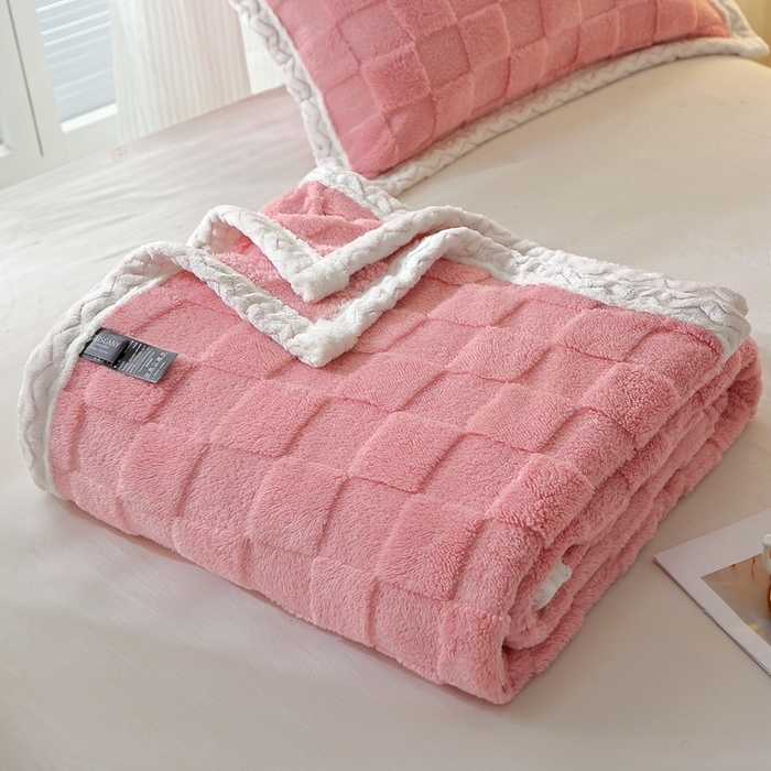 91家纺网 家纺一手货源 找家纺 栩裕纺织 2025新款意大利面包格毛毯-包边款 面包格包边款-玫瑰粉