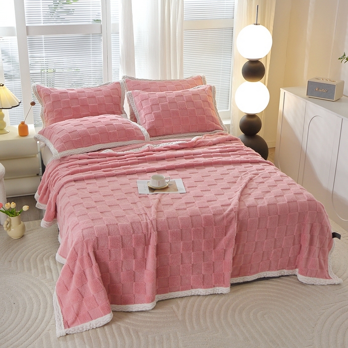 91家纺网 家纺一手货源 找家纺 栩裕纺织 2025新款意大利面包格毛毯-包边款 面包格包边款-玫瑰粉