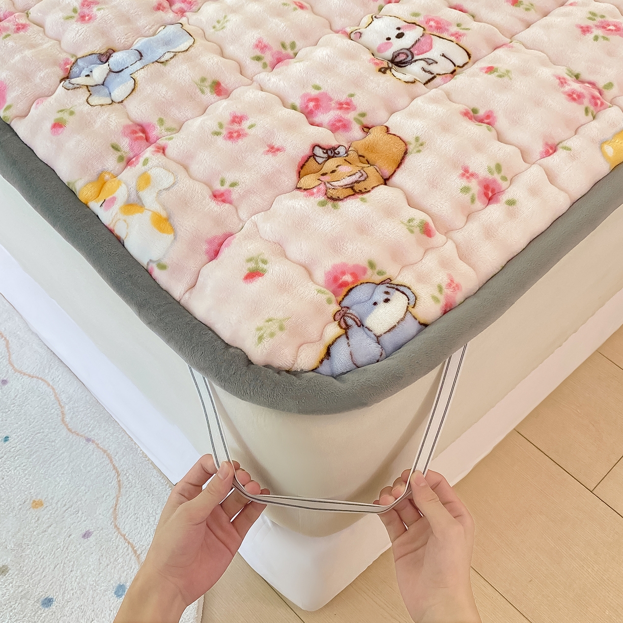 91家纺网 家纺一手货源 找家纺 眠势力 2025新款牛奶绒泡泡床垫加绒仿兔毛绒床褥子秋冬保暖珊瑚绒夹棉床护垫 童趣花园