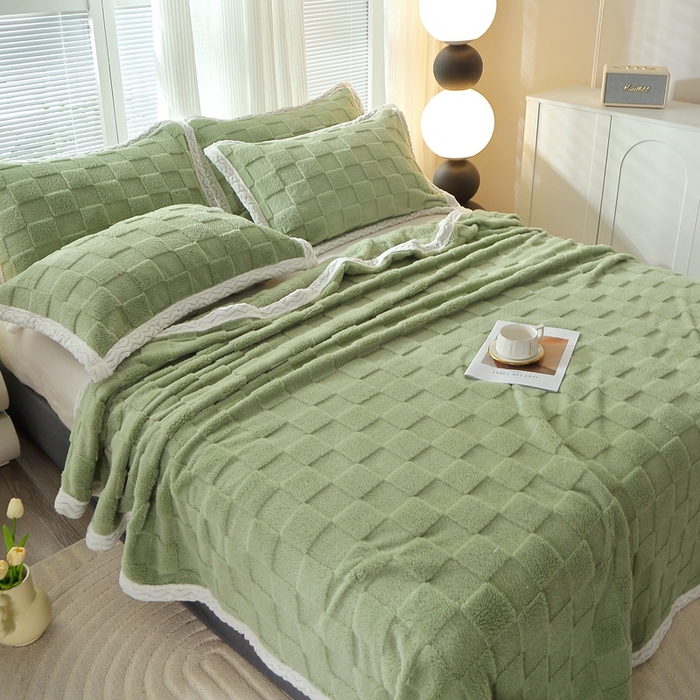 91家纺网 家纺一手货源 找家纺 栩裕纺织 2025新款意大利面包格毛毯-包边款 面包格包边款-抹茶绿