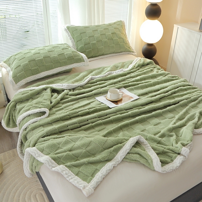 91家纺网 家纺一手货源 找家纺 栩裕纺织 2025新款意大利面包格毛毯-包边款 面包格包边款-抹茶绿